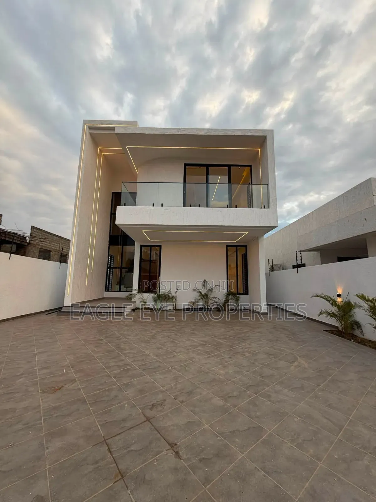 4bdrm House in Lake Side Estate for sale