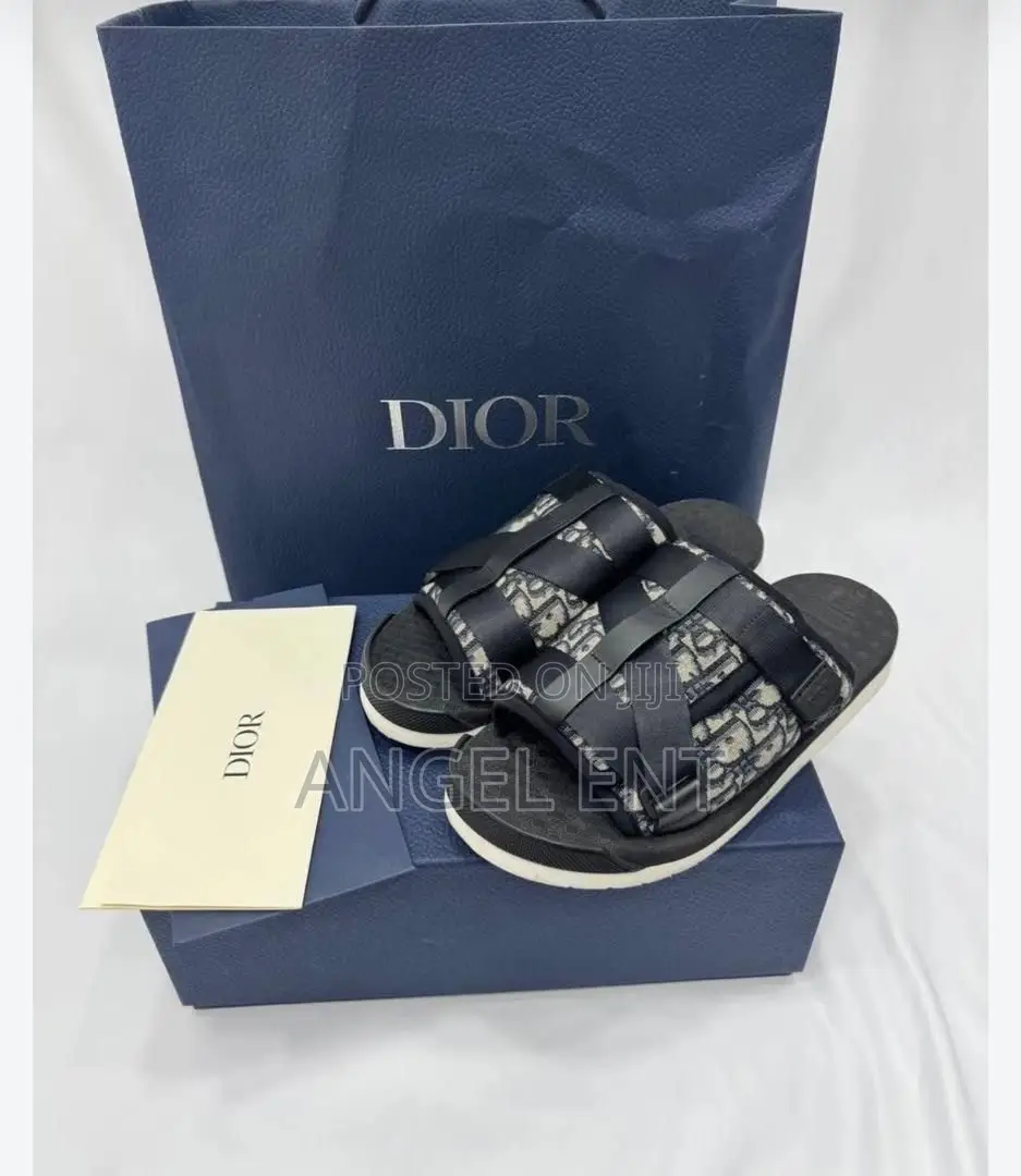 Dior Alpha Sandals Available in Box (Location: Adum Kumasi)