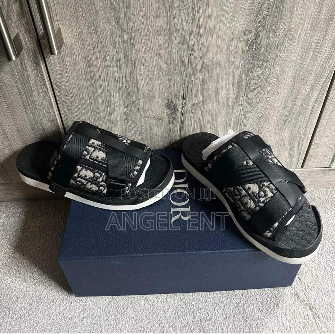 Dior Alpha Sandals Available in Box (Location: Adum Kumasi)