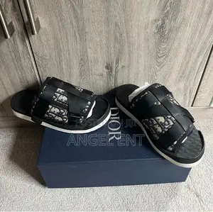 Dior Alpha Sandals Available in Box (Location: Adum Kumasi)