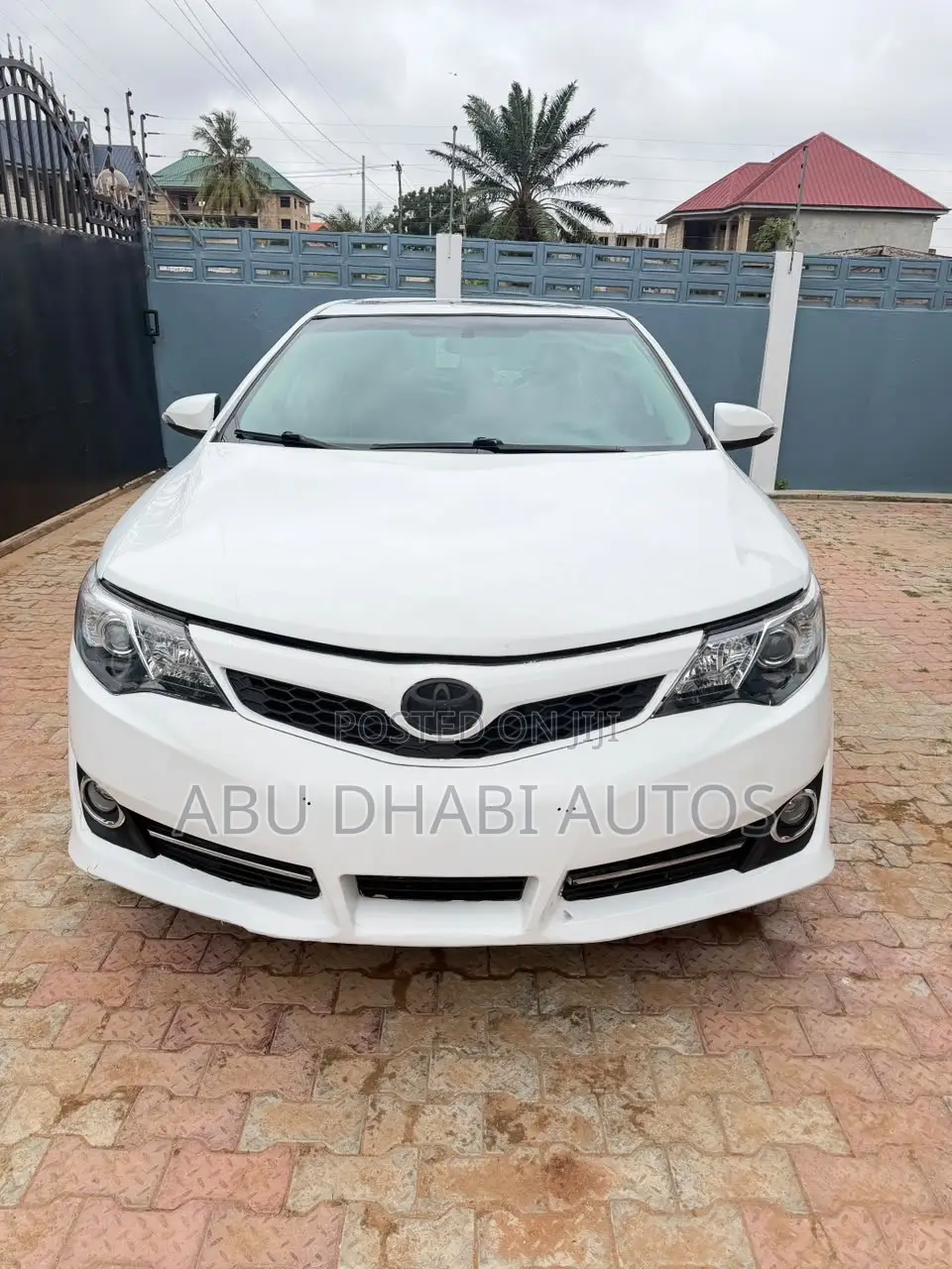 Toyota Camry SE 4dr Sedan (2.5L 4cyl 6A) 2014 White