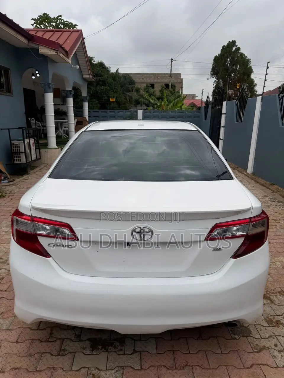 Toyota Camry SE 4dr Sedan (2.5L 4cyl 6A) 2014 White