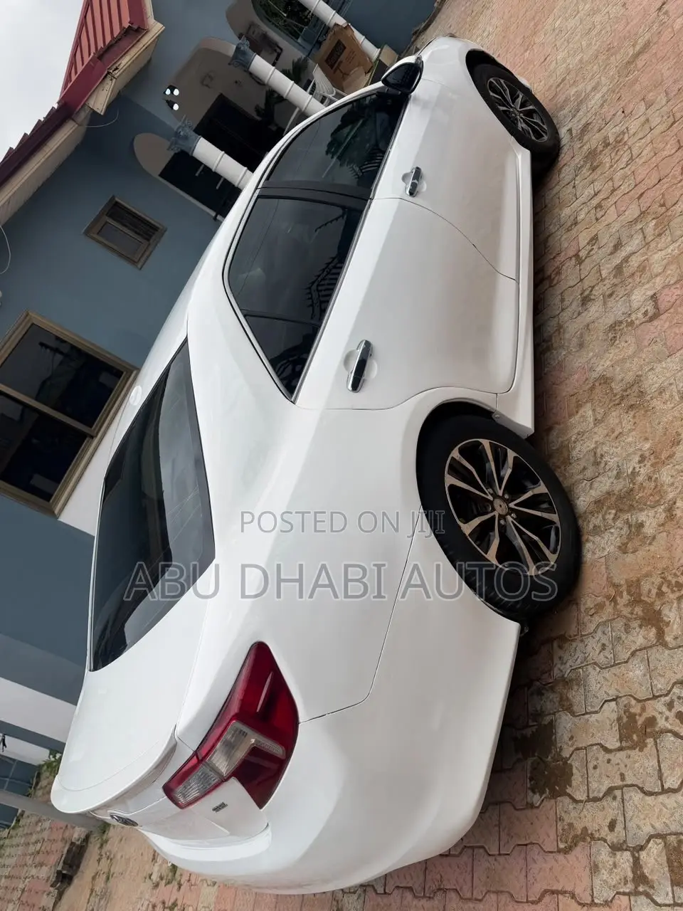 Toyota Camry SE 4dr Sedan (2.5L 4cyl 6A) 2014 White