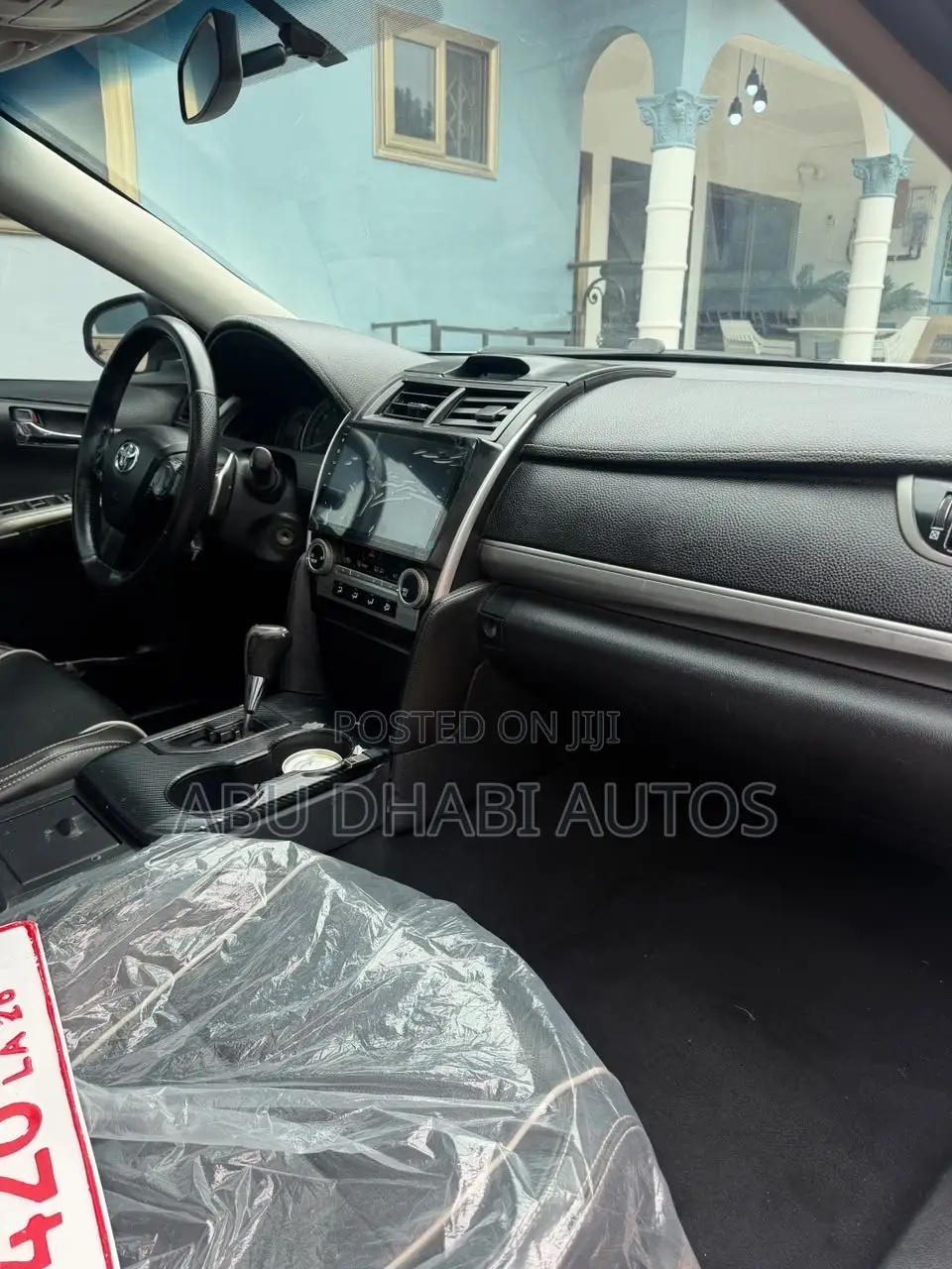Toyota Camry SE 4dr Sedan (2.5L 4cyl 6A) 2014 White
