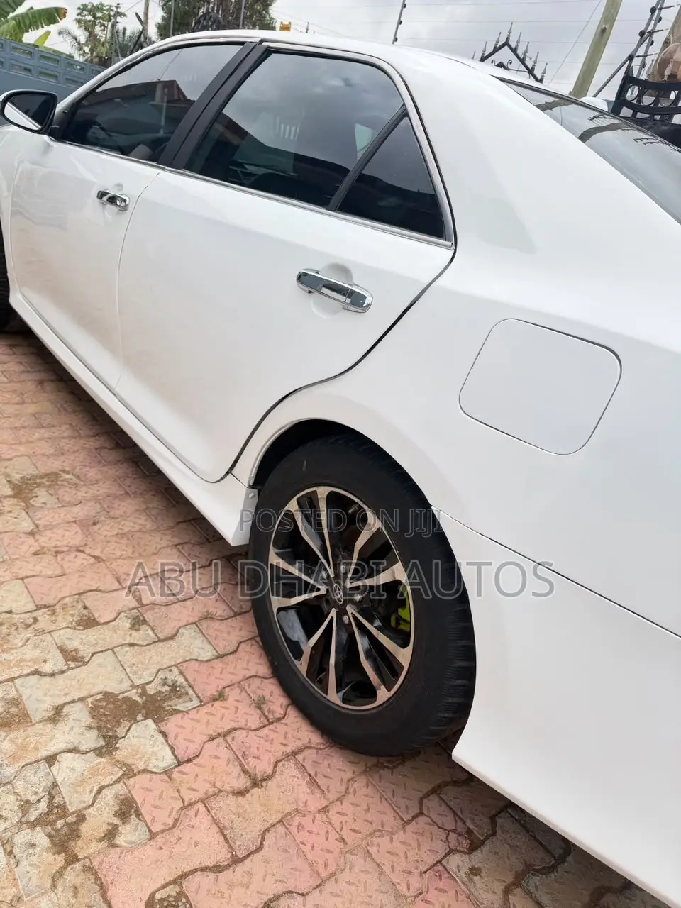 Toyota Camry SE 4dr Sedan (2.5L 4cyl 6A) 2014 White