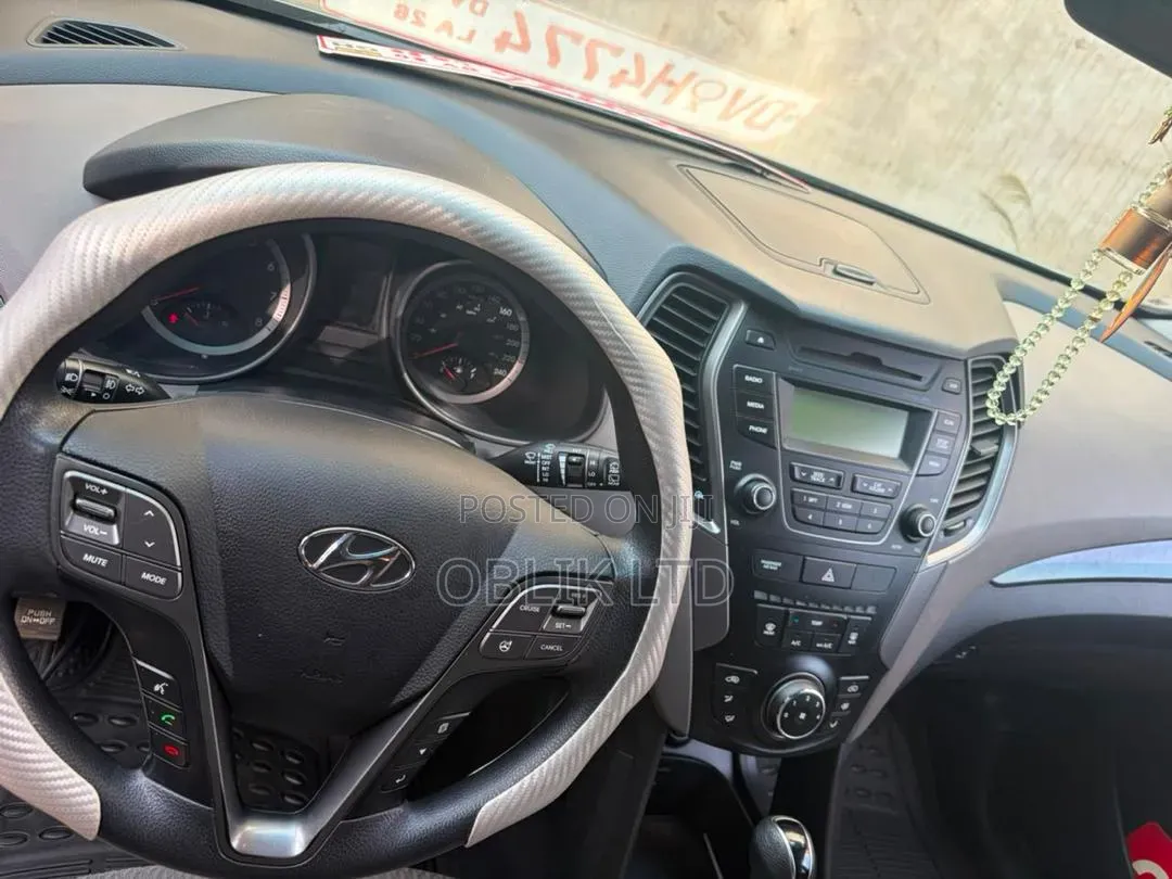 Hyundai Santa Fe SE AWD 2016 Gray