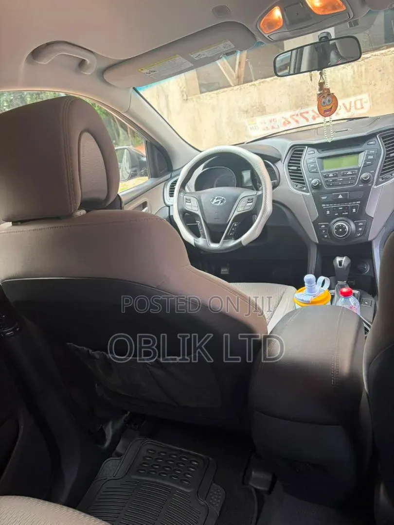 Hyundai Santa Fe SE AWD 2016 Gray