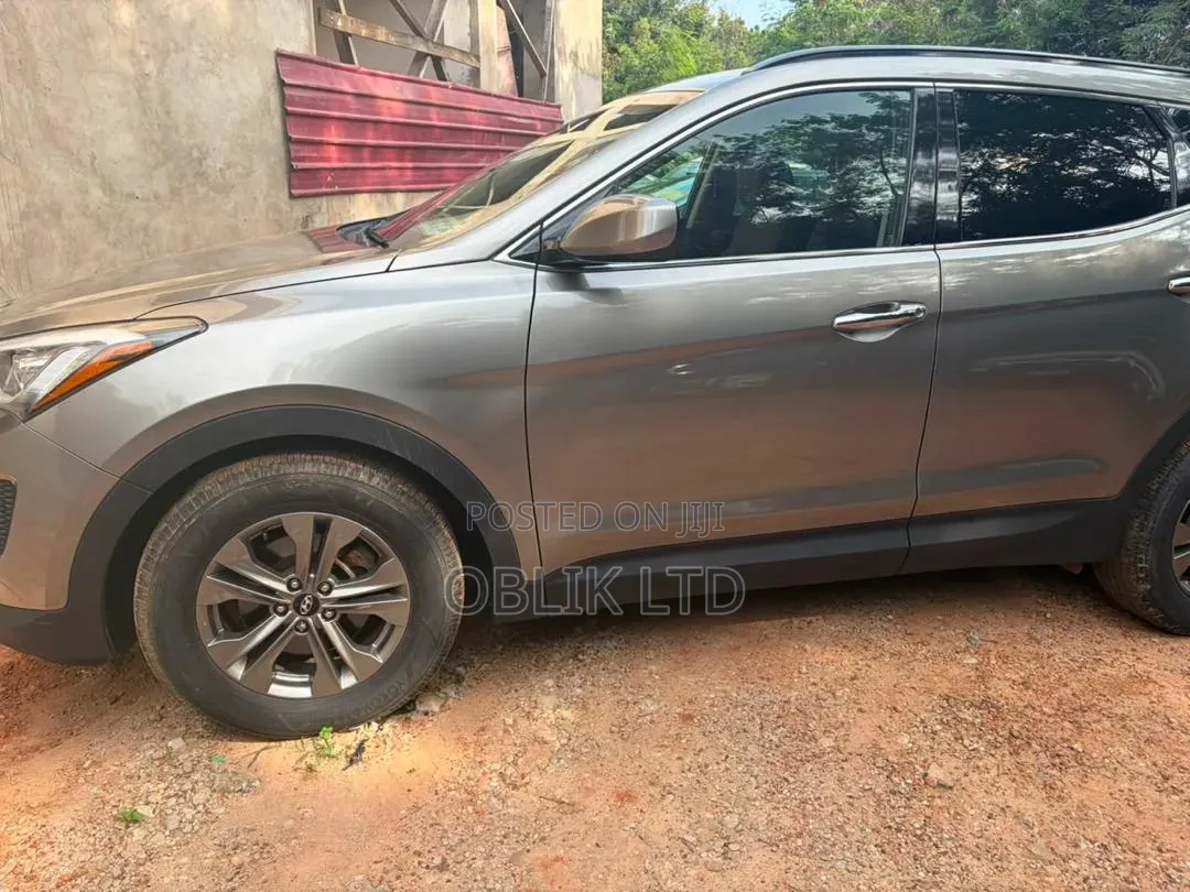 Hyundai Santa Fe SE AWD 2016 Gray