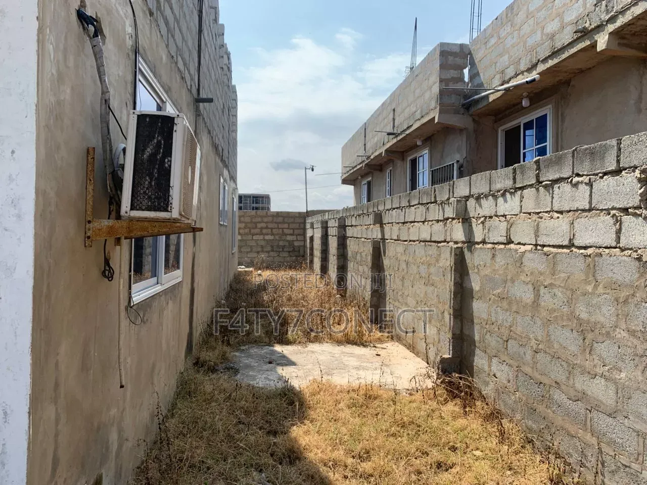 14bdrm Apartment in Klagon, Tema Metropolitan for sale