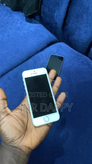Apple iPhone SE 64 GB Black
