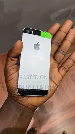 Apple iPhone SE 64 GB Black