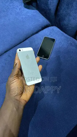 Apple iPhone SE 64 GB Black
