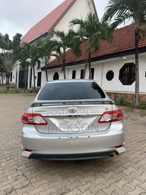 Toyota Corolla 2012 Silver