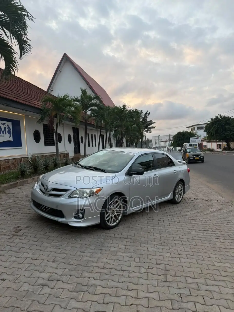 Toyota Corolla 2012 Silver