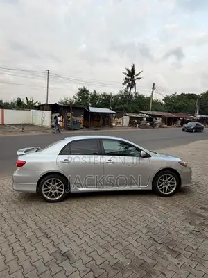 Toyota Corolla 2012 Silver
