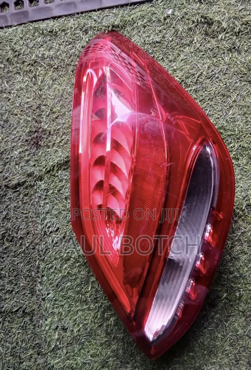 2015,2016,2017,2018 Mercedes-Benz C-Class (W205/C300) Taillight.