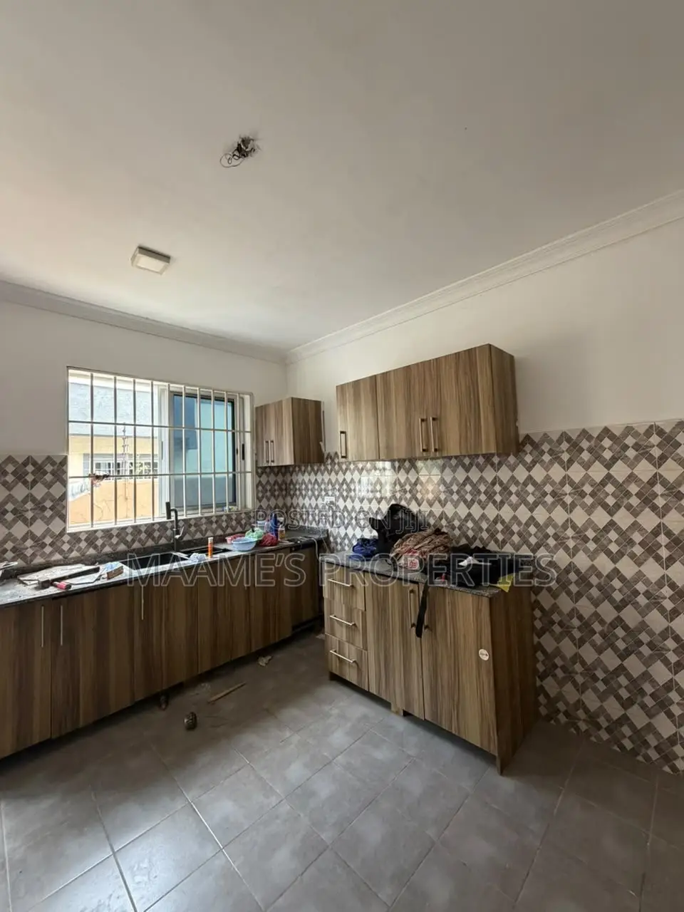 2bdrm Apartment in Madina for rent