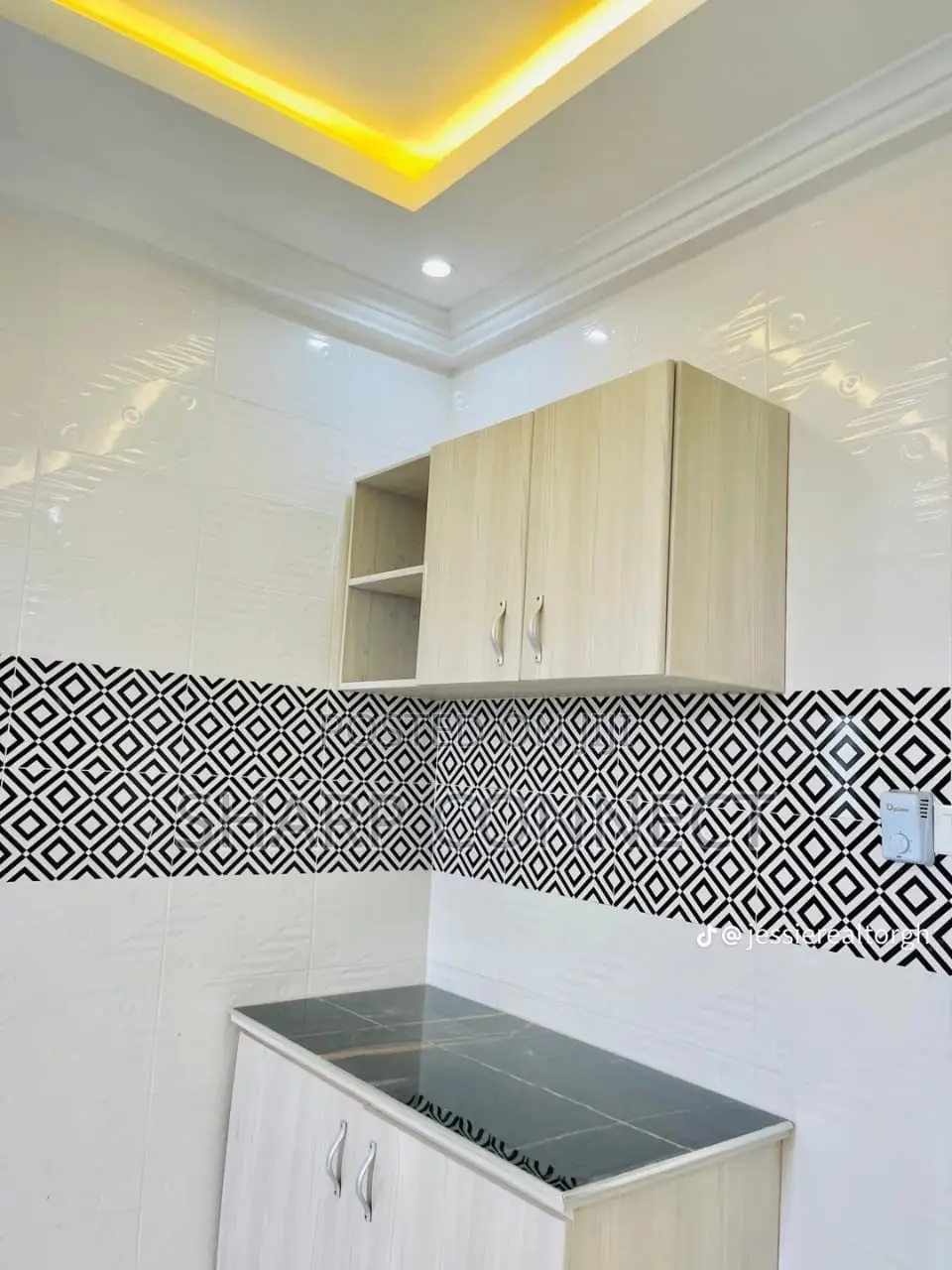 3bdrm House in Sharp-Connect, Adade for rent