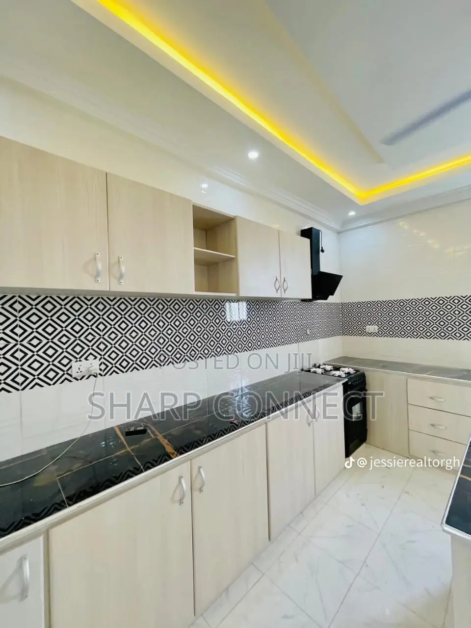 3bdrm House in Sharp-Connect, Adade for rent