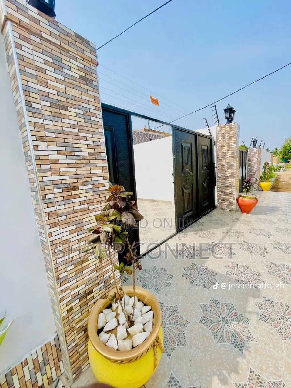3bdrm House in Sharp-Connect, Adade for rent