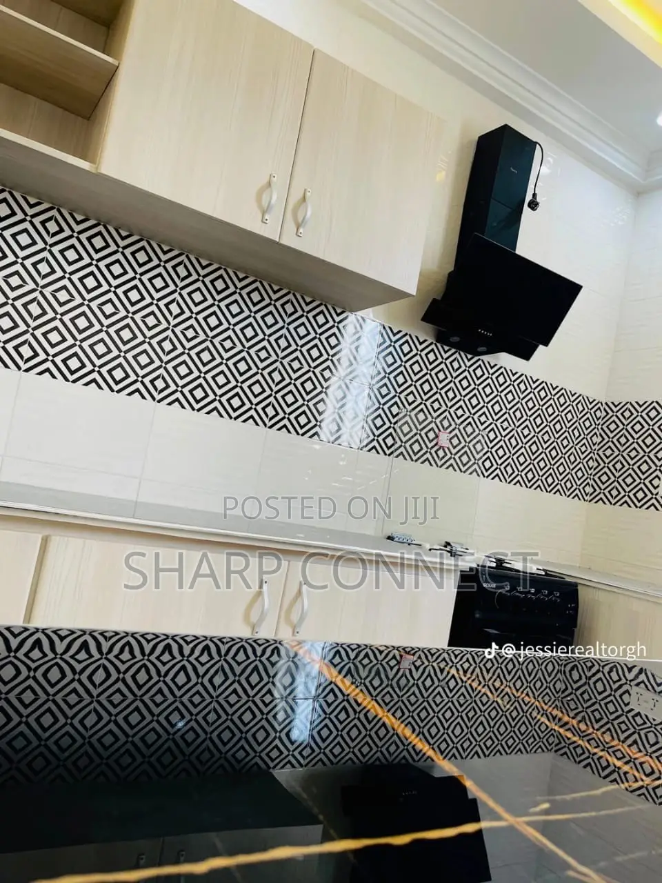 3bdrm House in Sharp-Connect, Adade for rent