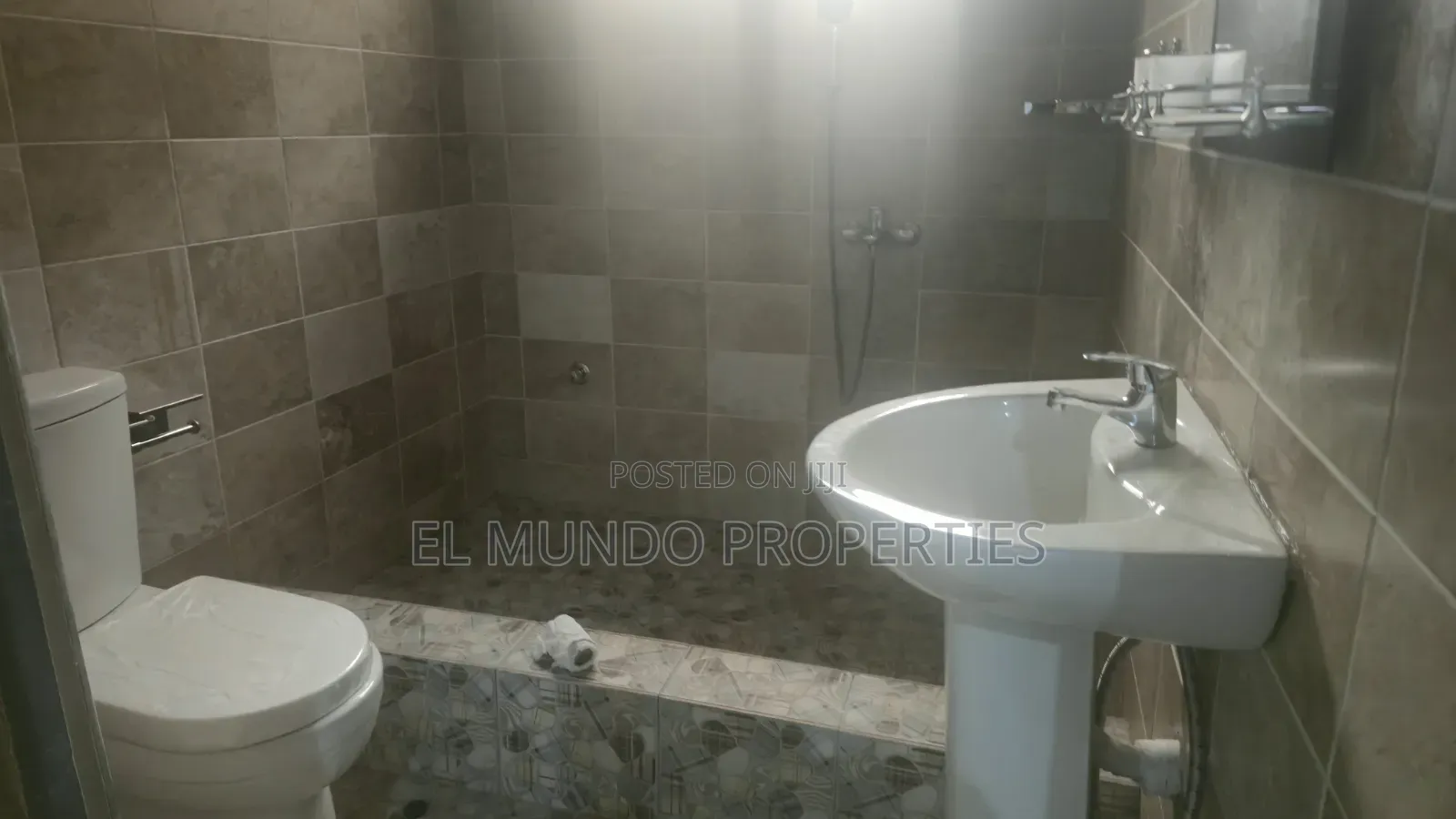 2bdrm Apartment in Ipo Container, Kumasi Metropolitan for rent