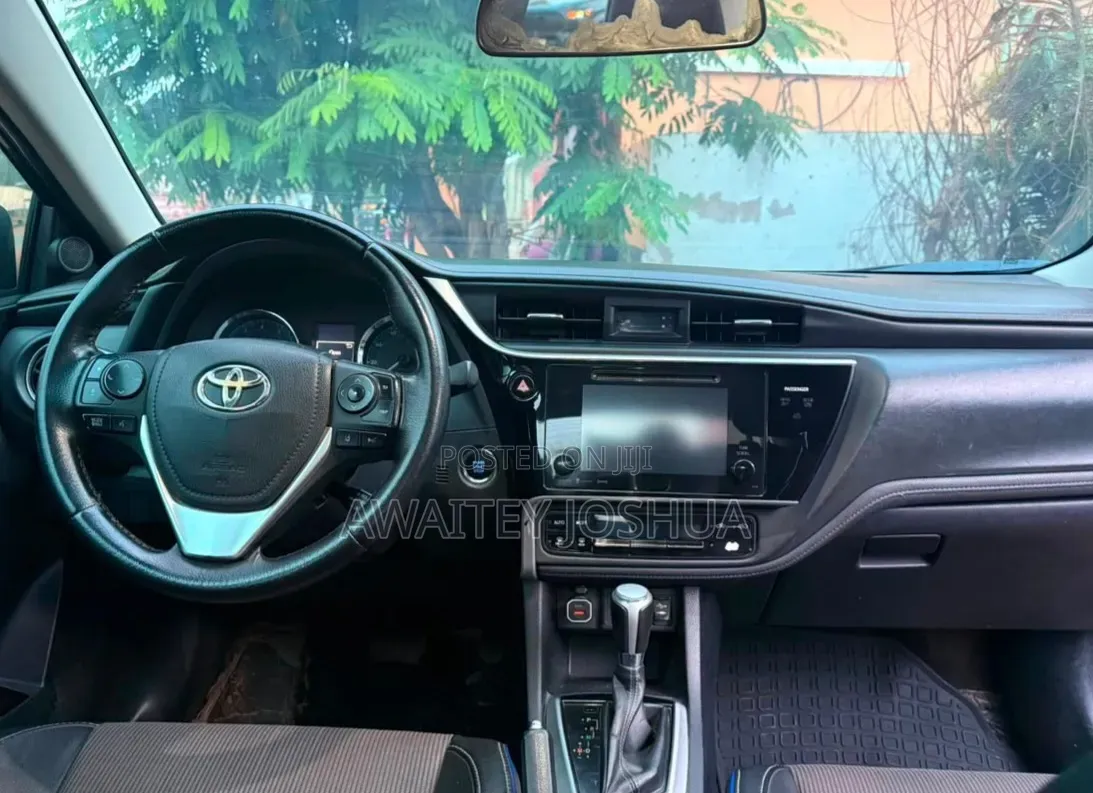 Toyota Corolla 2017 Black