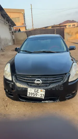Nissan Altima 2012 Black