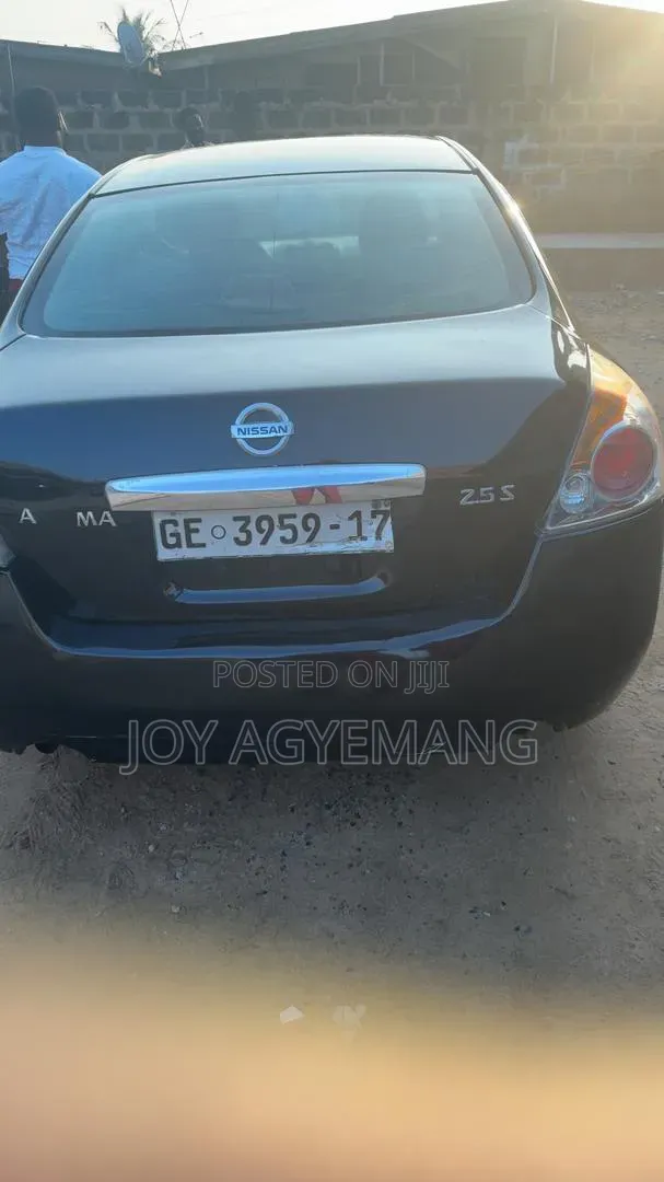 Nissan Altima 2012 Black