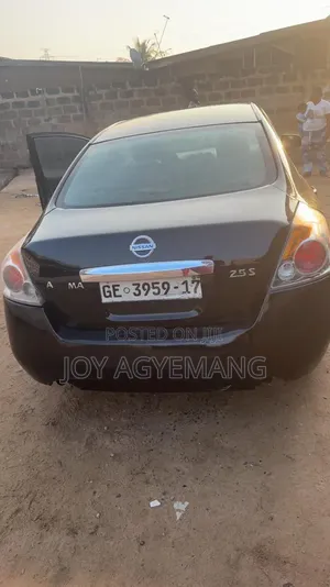 Nissan Altima 2012 Black