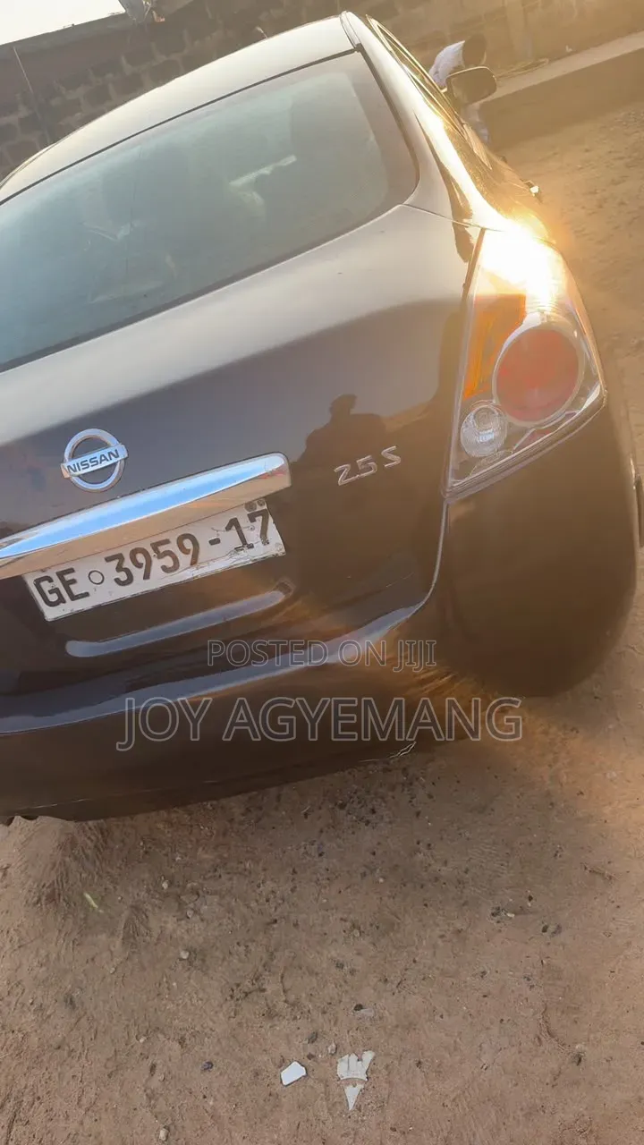 Nissan Altima 2012 Black