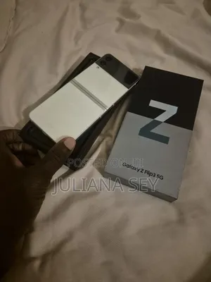 New Samsung Galaxy Z Flip 3 128 GB