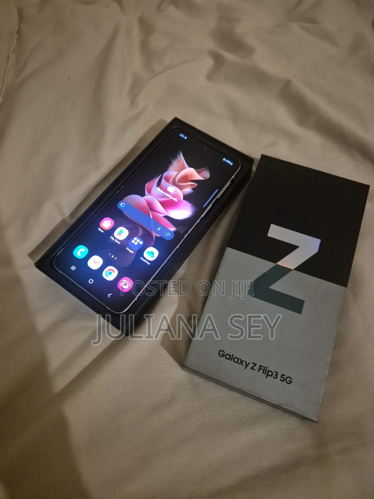 New Samsung Galaxy Z Flip 3 128 GB