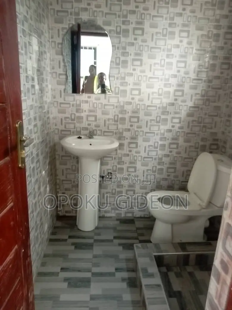 1bdrm Apartment in Oduman Junction, Manhean for rent