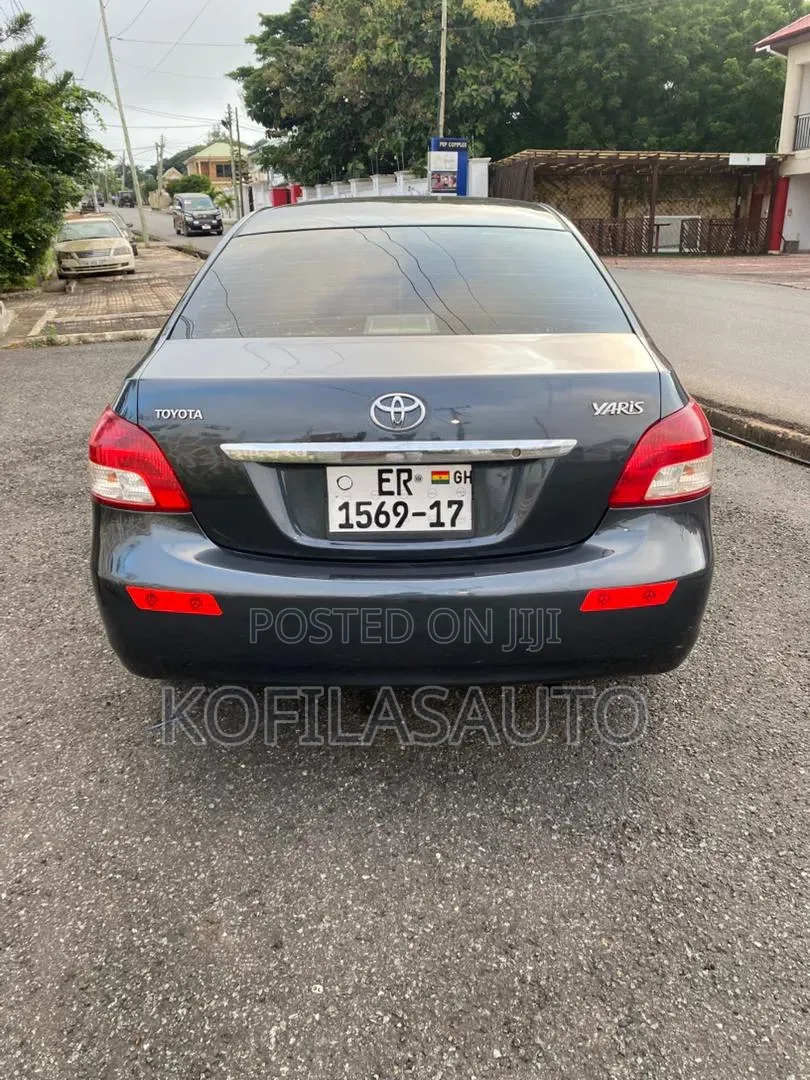 Toyota Yaris 2009 Gray