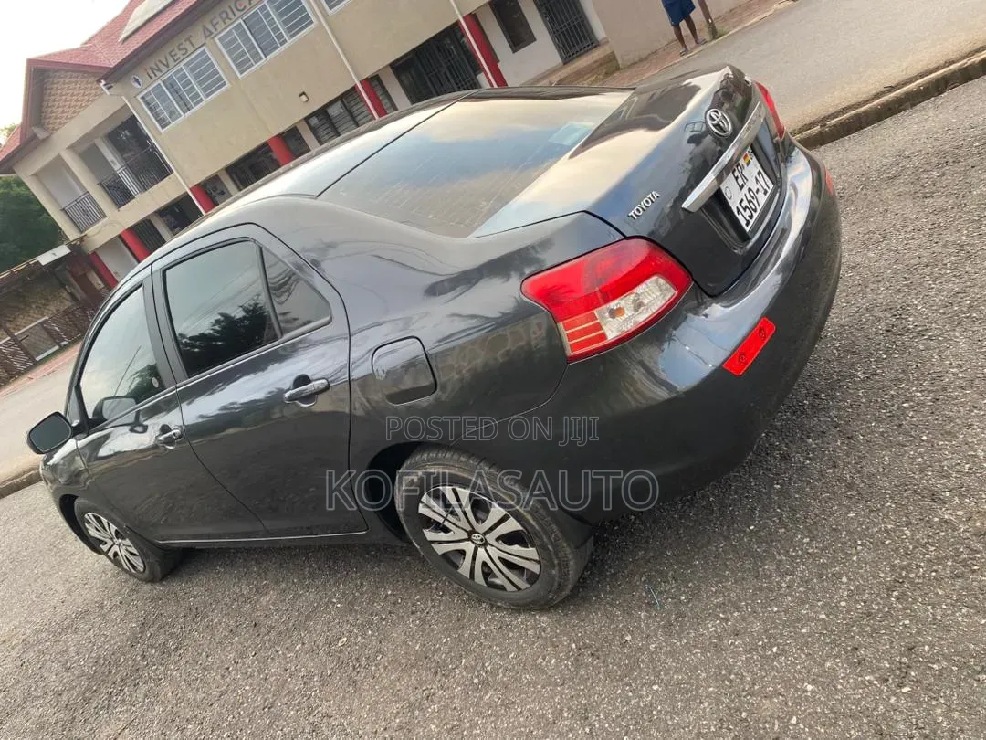 Toyota Yaris 2009 Gray