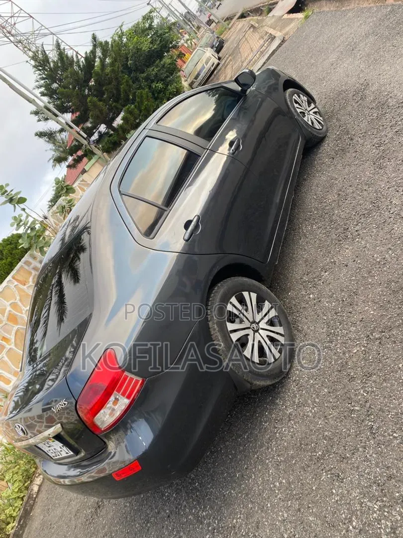 Toyota Yaris 2009 Gray