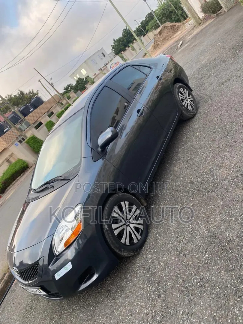 Toyota Yaris 2009 Gray