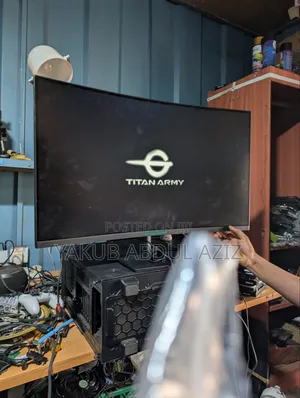 Titan Army Gaming Monitor 240hz