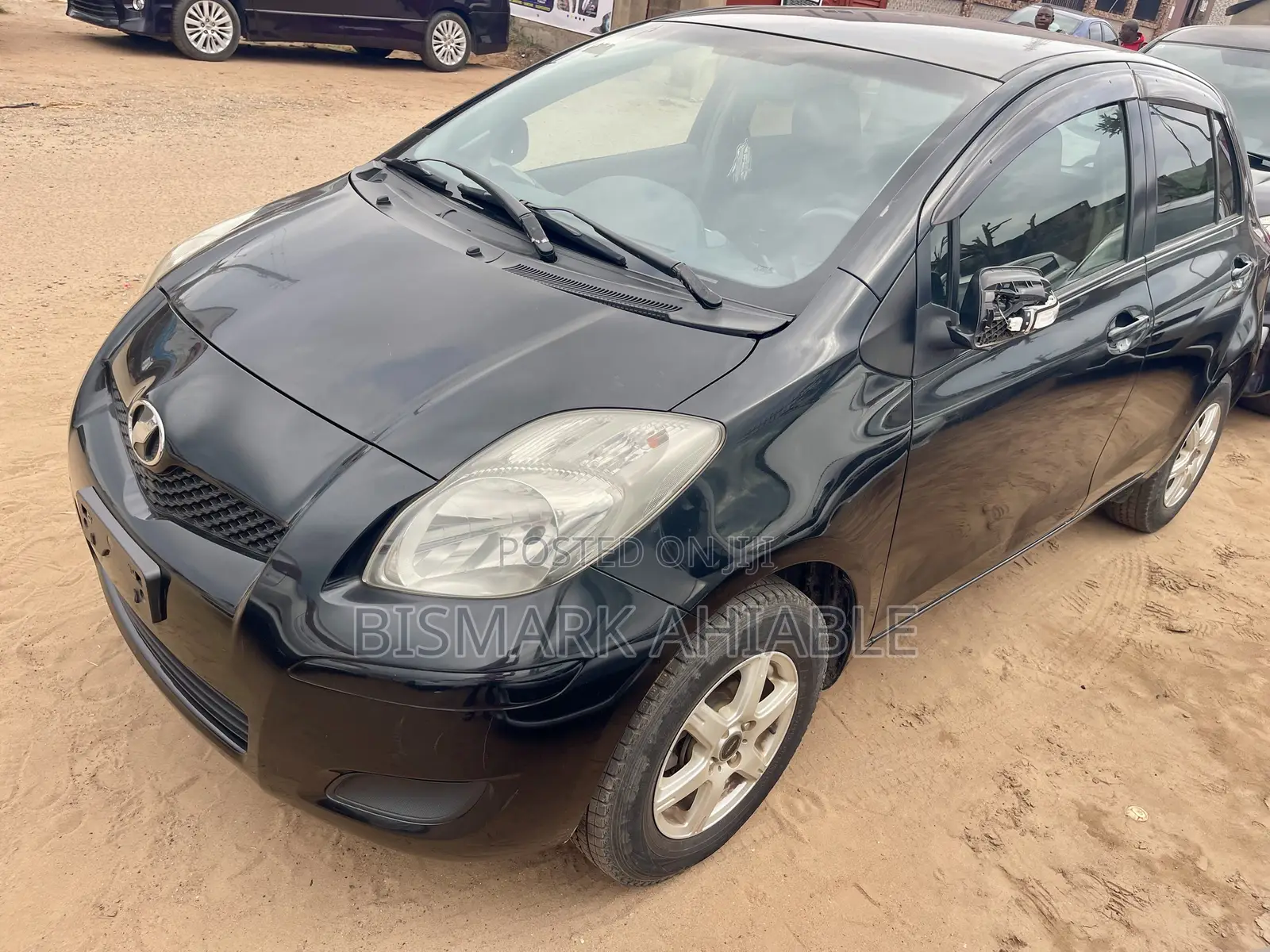 Toyota Vitz 1.3 AWD 5dr 2010 Black
