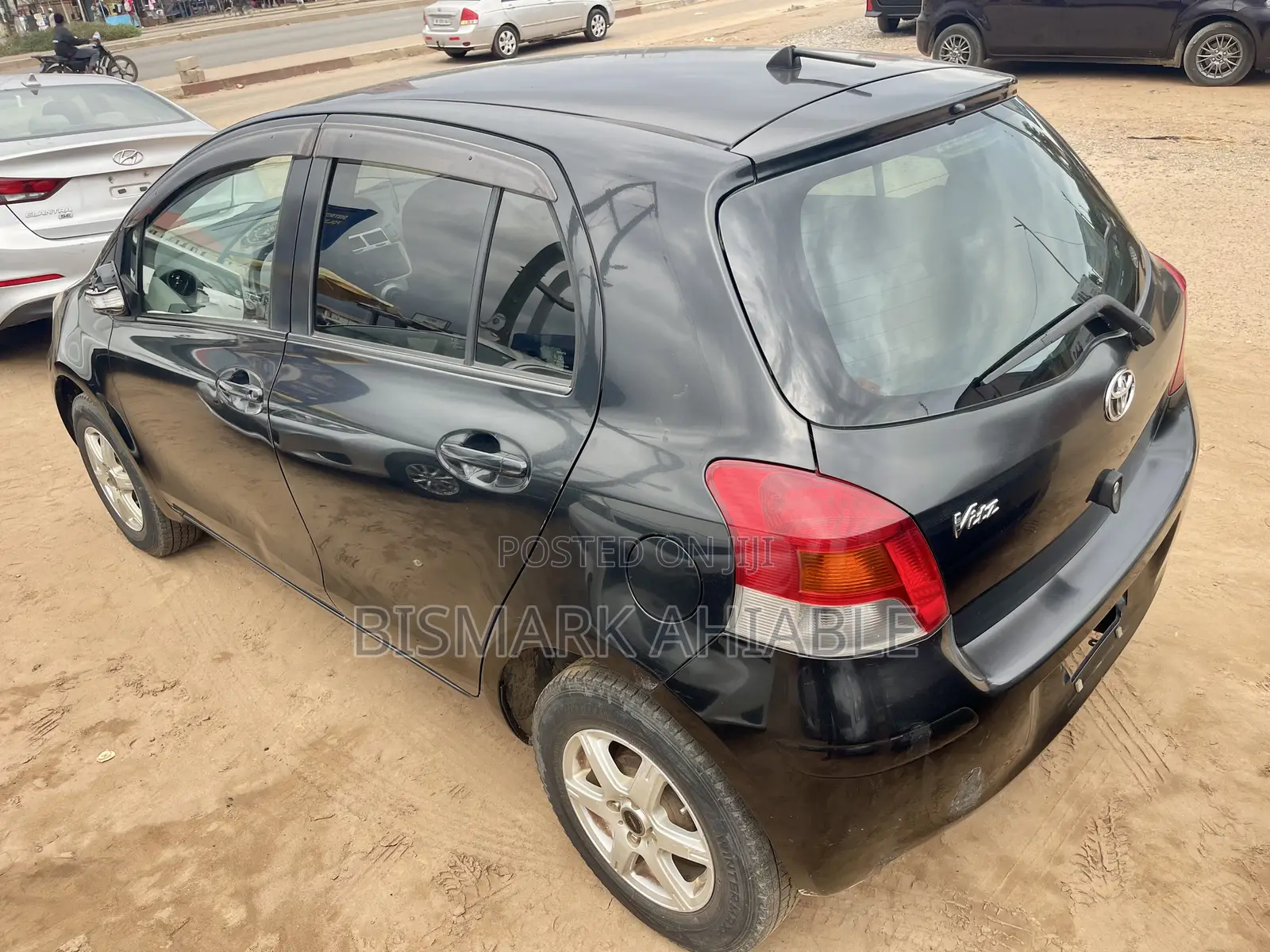 Toyota Vitz 1.3 AWD 5dr 2010 Black