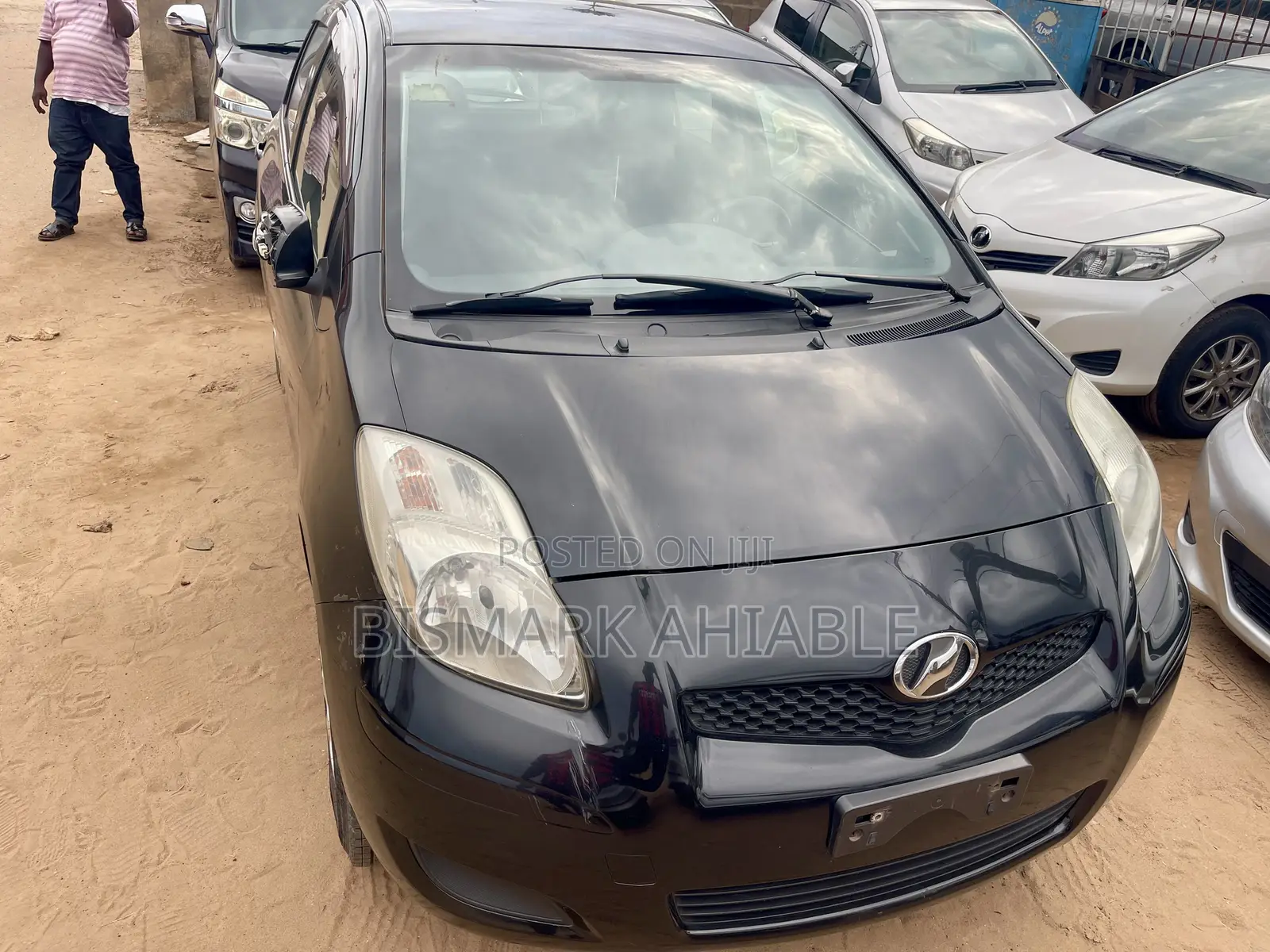 Toyota Vitz 1.3 AWD 5dr 2010 Black