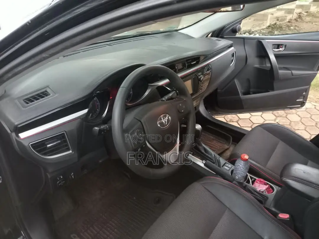 Toyota Corolla 2016 Black