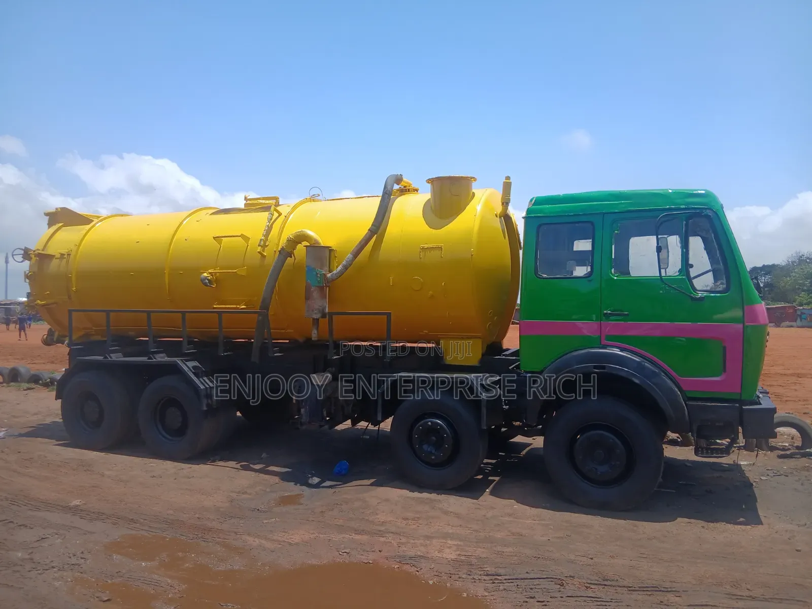 Reliable Septic Tank Sewage Evacuation Service"