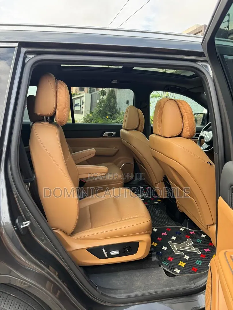 Li Auto One 2022 Gray