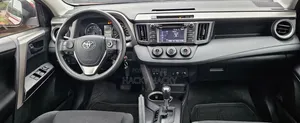 Toyota RAV4 LE 4dr SUV (2.5L 4cyl 6A) 2018 Red
