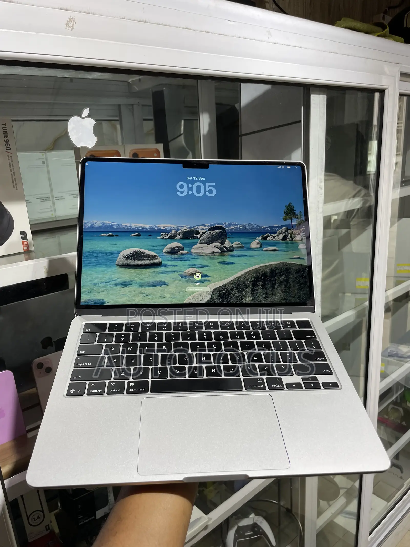 Laptop Apple MacBook Air 2024 M3 16GB Apple M3 SSHD (Hybrid) 256GB