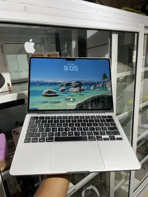 Laptop Apple MacBook Air 2024 M3 16GB Apple M3 SSHD (Hybrid) 256GB