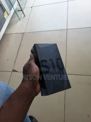 New Samsung Galaxy S10 128 GB Black