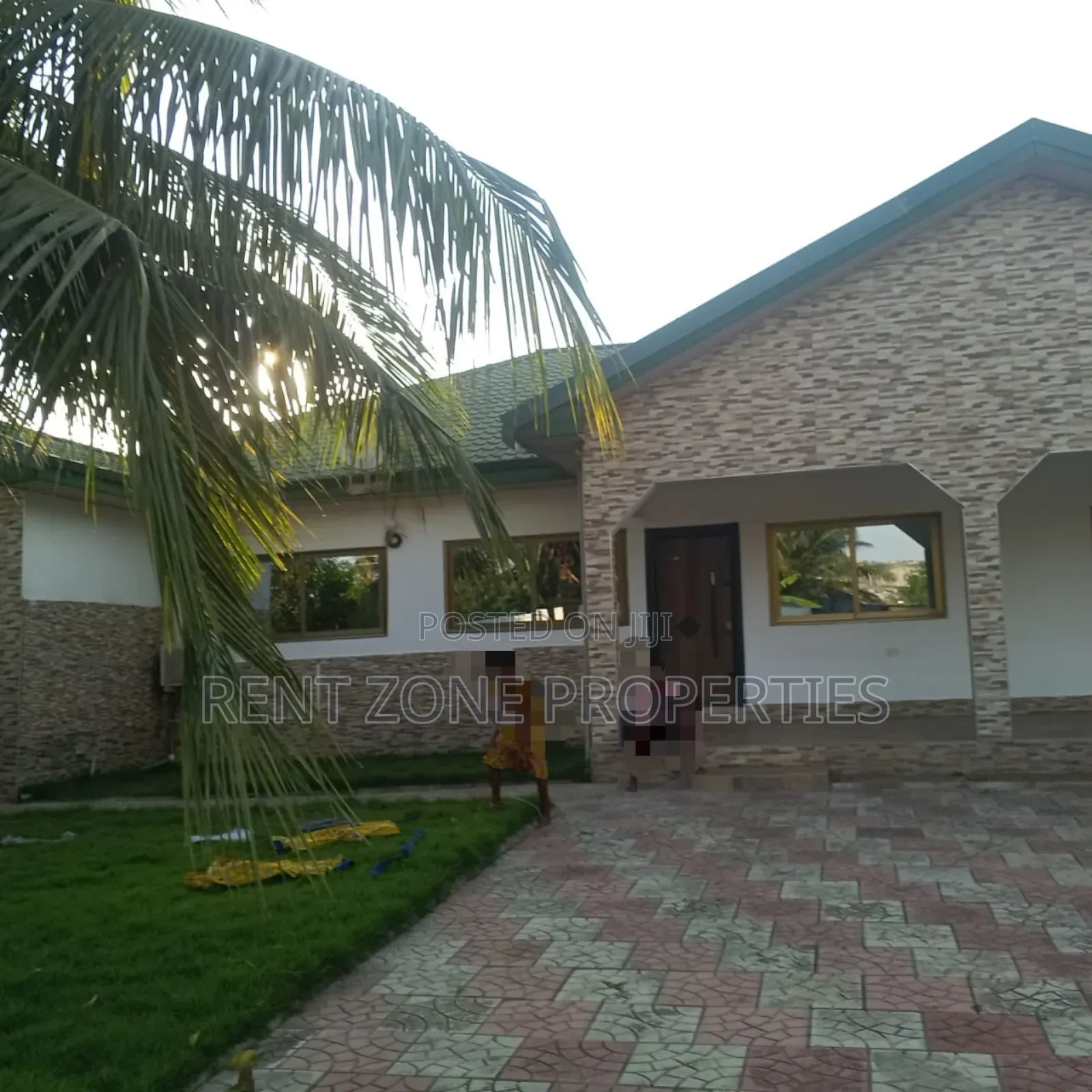 4bdrm House in Amasaman for sale